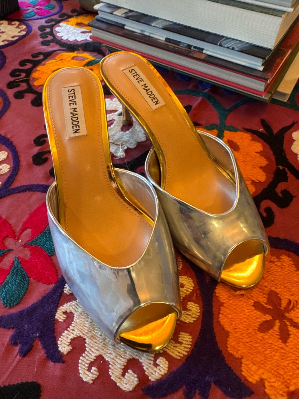 Steve Madden Women's Metallic Riveting Sandal
